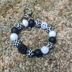 Wild Flower Smiles Black & White Keychain Bracelet Wristlet Silicone Beads Happy